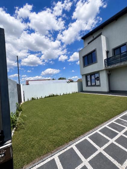 Duplex cu 4 camere cu Teren 200 Mp în Central