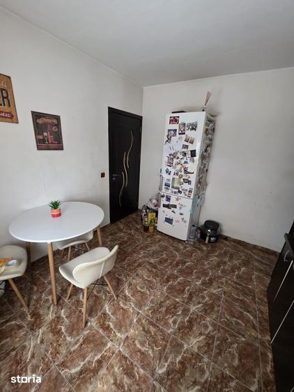 Casă cu 4 camere cu Teren 245 Mp în Șimnicu de Sus
