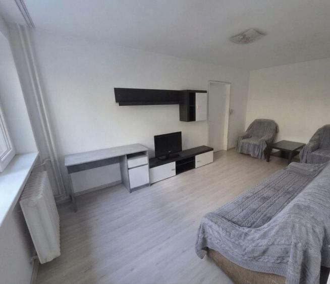 Apartament cu 2 camere decomandat în Drumul Taberei