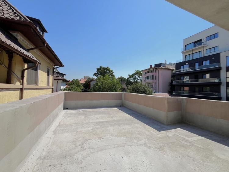 Casă individuală cu 4 camere cu Canalizare în Romană