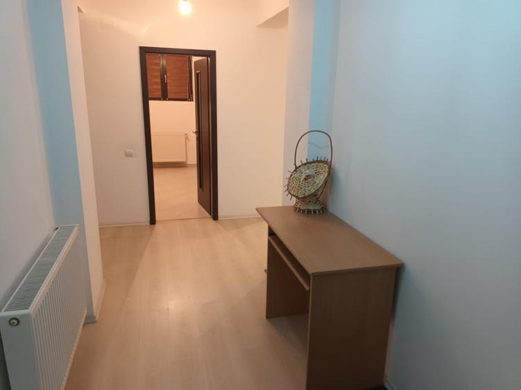 Apartament cu 2 camere decomandat în Roșu