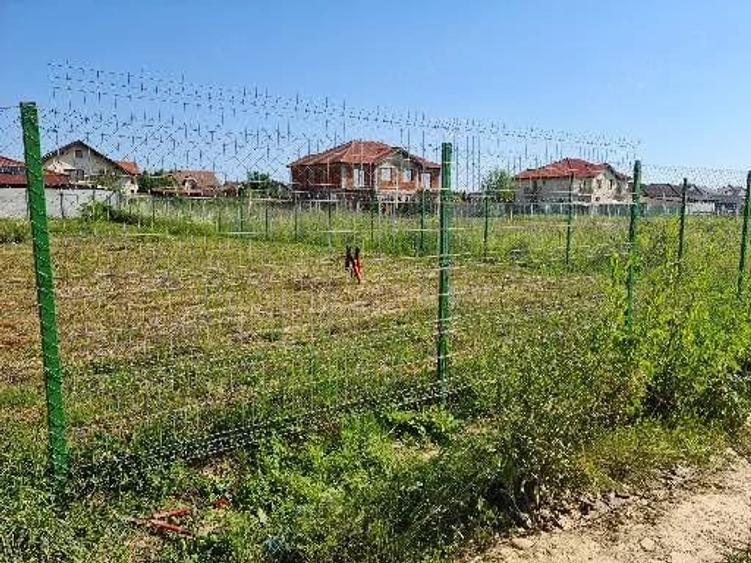 Teren de 810 mp, în Păulești