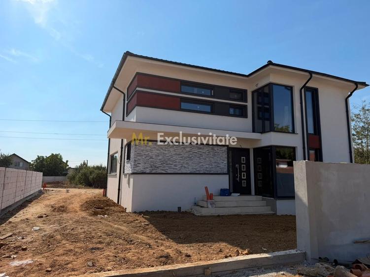 Casă individuală cu 5 camere cu Canalizare în Bariera Vâlcii