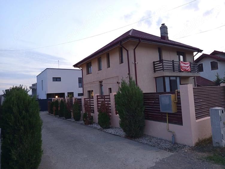 Casă cu Teren 323 Mp în 1 Decembrie