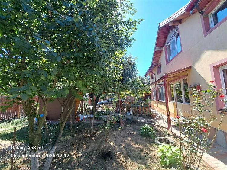 Casă individuală cu 4 camere cu Garaj în Tunari