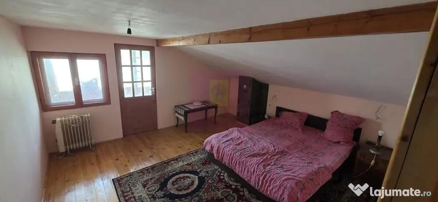 Casă cu 5 camere cu Teren 2200 Mp în Provița de Sus
