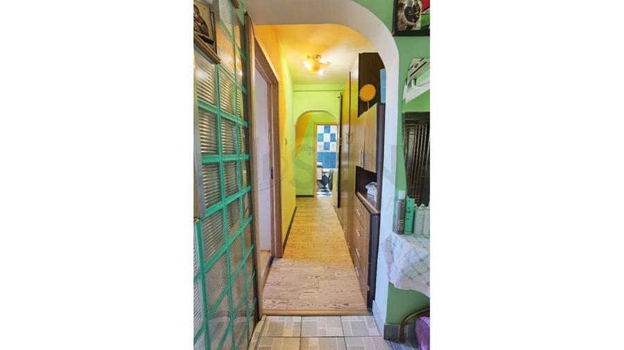 Apartament cu 3 camere decomandat, mobilat în Lacul Tei