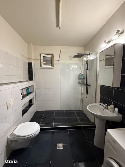 Casă cu 6 camere cu Teren 606 Mp în Central