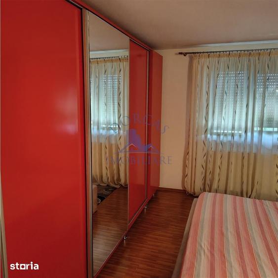 Casă cu 9 camere cu Teren 741 Mp în Central