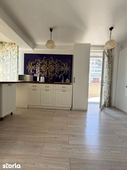 Apartament cu 3 camere în Mazepa 2