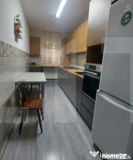 Apartament cu 3 camere decomandat în Simeria