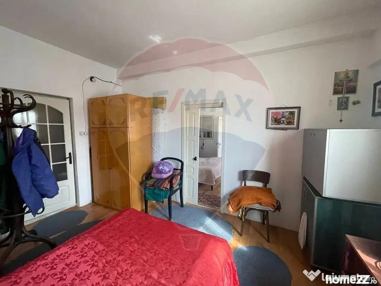 Casă cu 3 camere cu Teren 500 Mp în Central