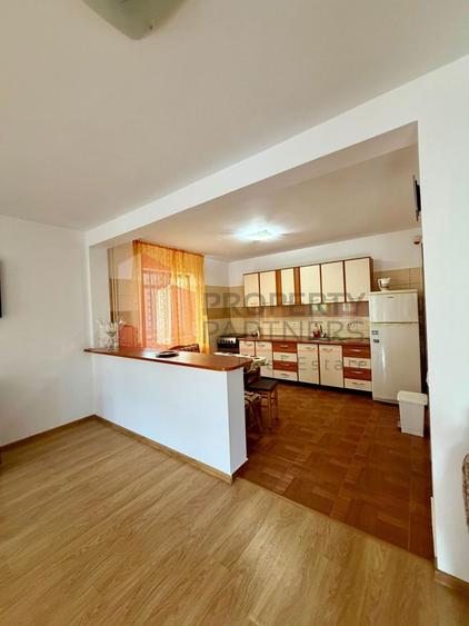 Casă individuală cu 7 camere cu Canalizare în Bran