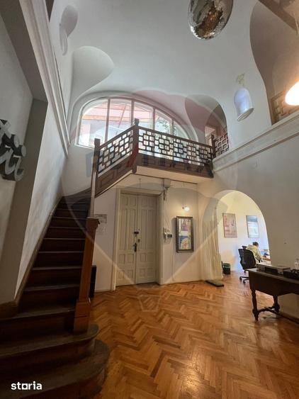 Apartament cu 4 camere în Romană