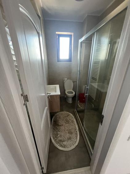 Apartament cu 3 camere nedecomandat în Satu Nou