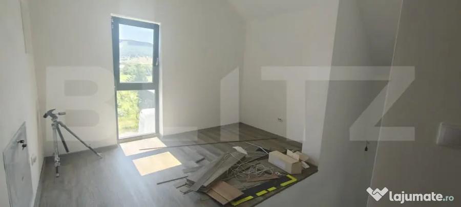 Casă cu 5 camere cu Teren 1000 Mp în Unirea