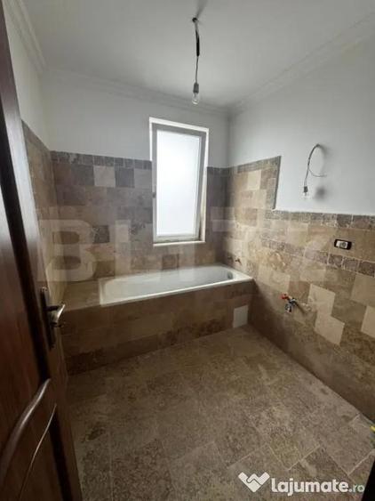 Casă cu 5 camere cu Teren 500 Mp în Giroc