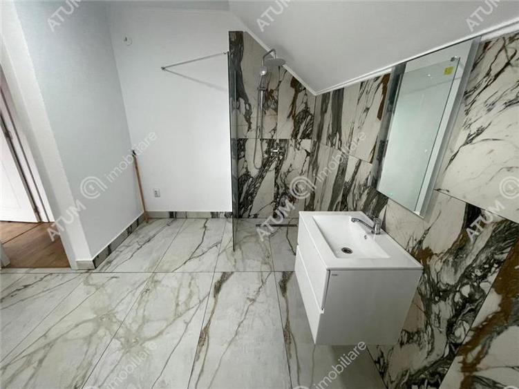 Casă individuală cu 10 camere cu Canalizare în Trei Stejari