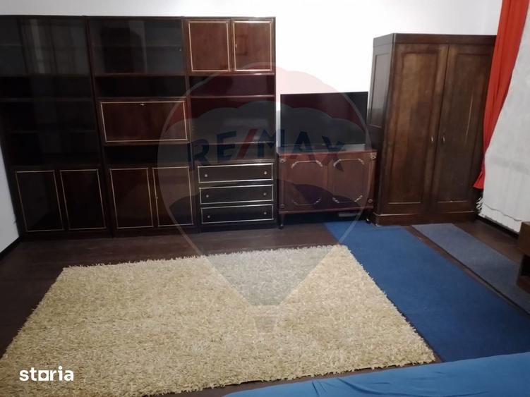 Casă cu 2 camere cu Teren 200 Mp în Central