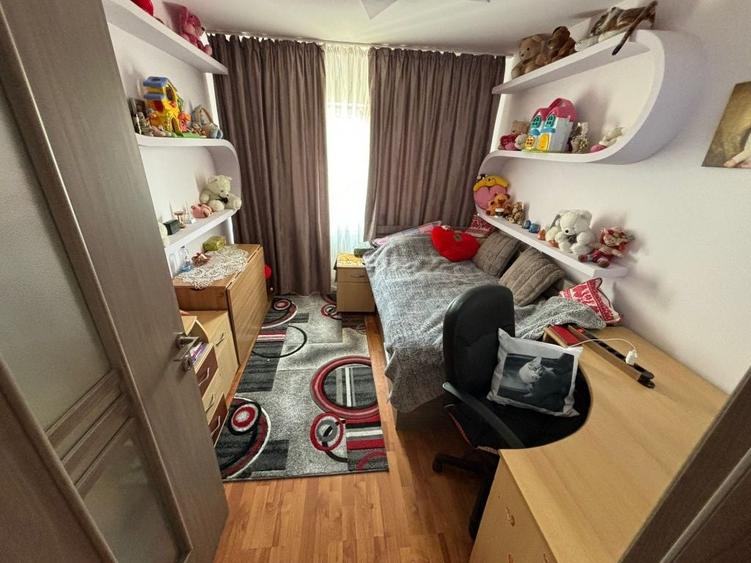 Apartament cu 3 camere decomandat, mobilat în Astra