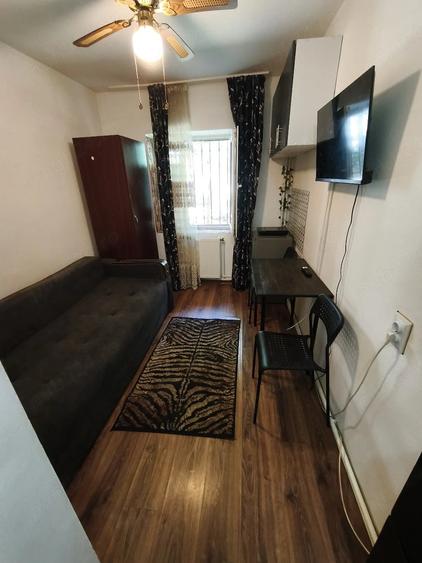 Garsonieră decomandată în Central