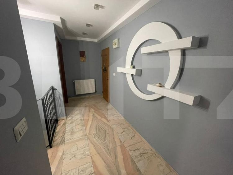 Apartament cu 4 camere decomandat, mobilat în Girocului