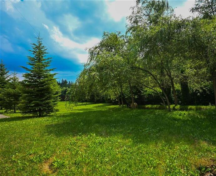 Casă individuală cu 5 camere cu Teren 1700 Mp în Timișu de Sus