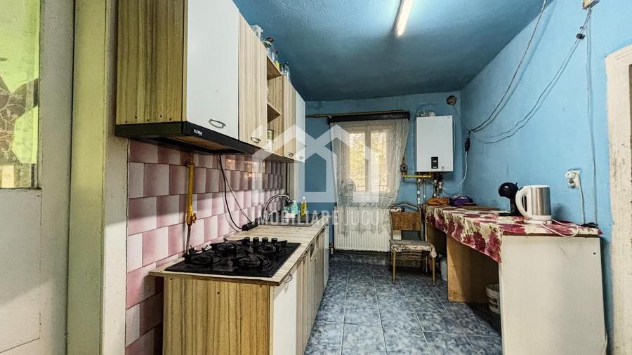 Casă individuală cu 2 camere cu Canalizare în Gădălin