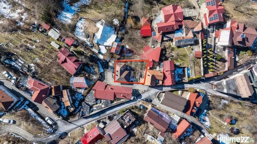 Casă cu 2 camere cu Teren 230 Mp în Centrul Istoric