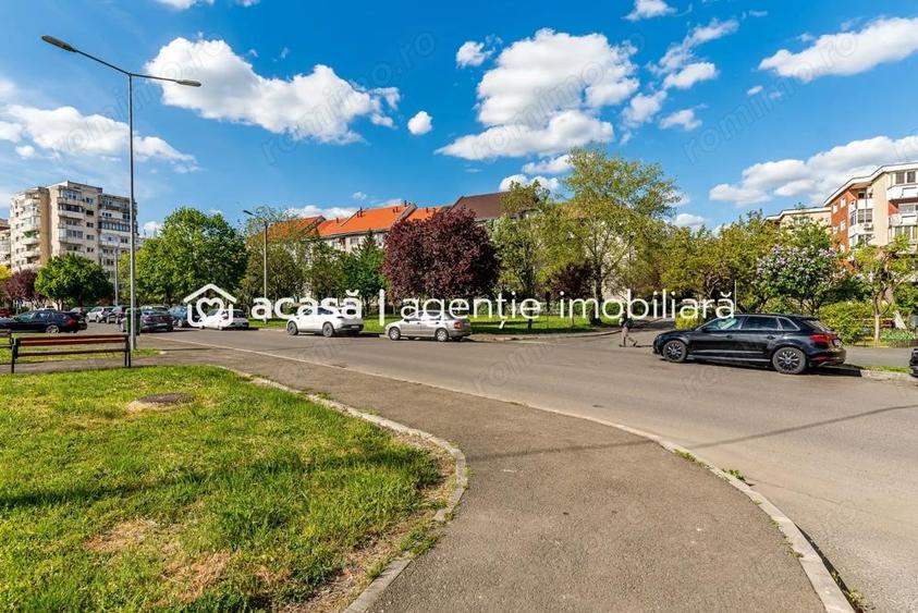 Apartament cu 3 camere decomandat, mobilat în Micălaca