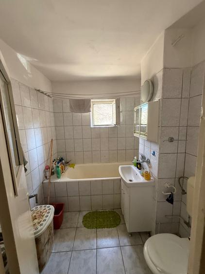Apartament cu 3 camere decomandat în Micro 17
