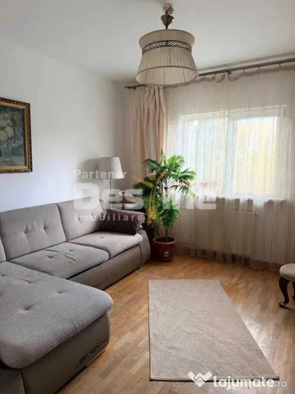 Apartament cu 3 camere decomandat în Nerva Traian