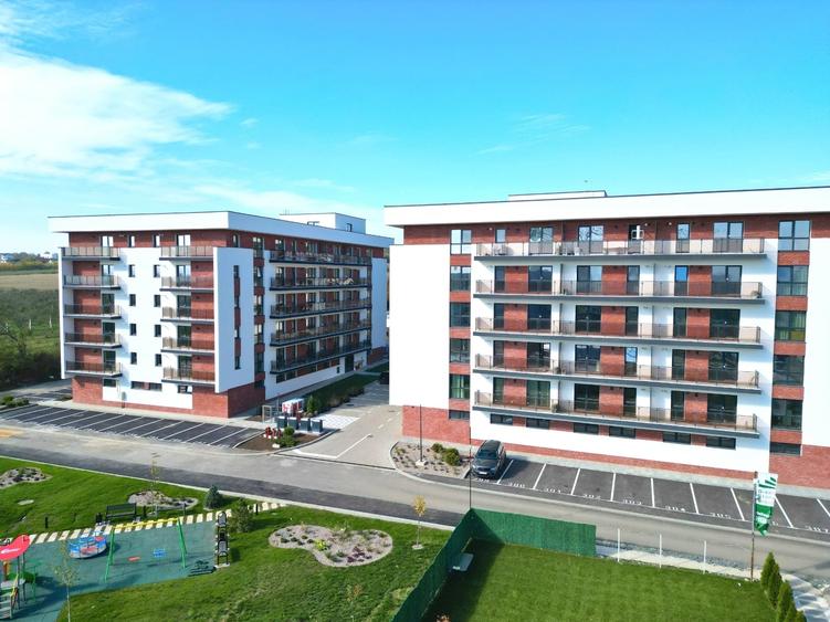 Apartament cu 3 camere semidecomandat în Galata