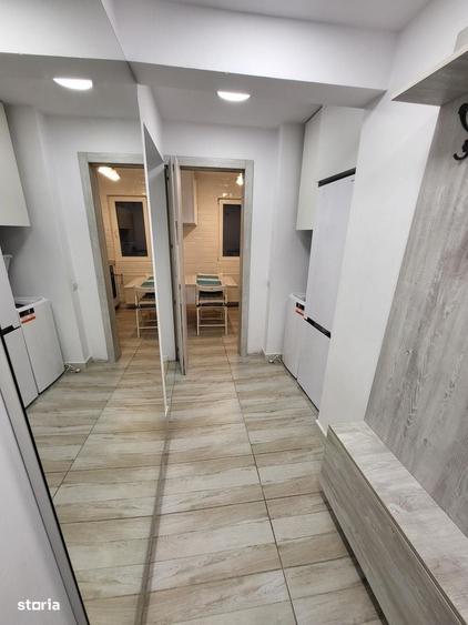 Apartament cu 2 camere decomandat în Victoriei