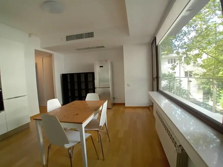 Apartament cu 3 camere semidecomandat, mobilat în Clucerului