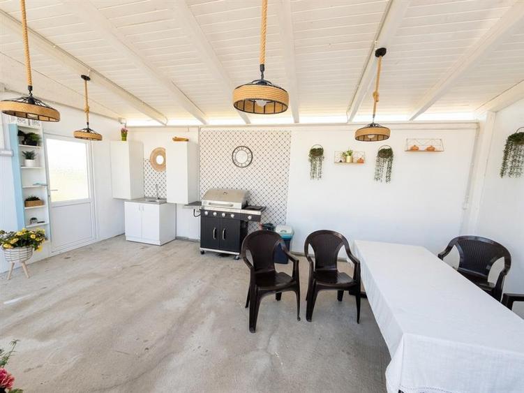 Casă cu 4 camere cu Teren 350 Mp în Podgoria