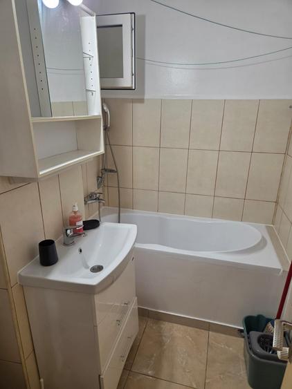 Apartament cu 2 camere semidecomandat în Pantelimon
