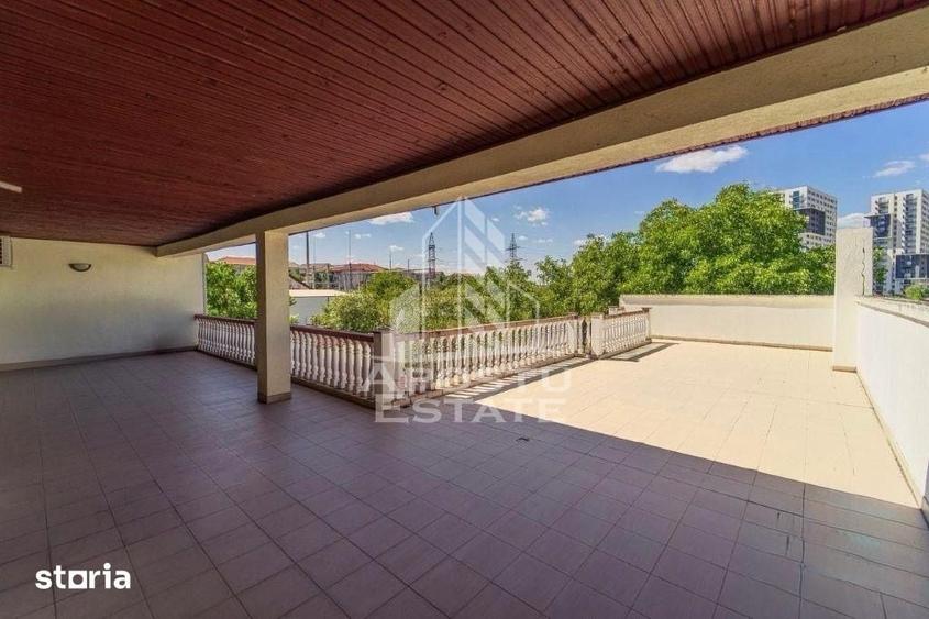 Casă cu 10 camere cu Teren 810 Mp în Circumvalațiunii