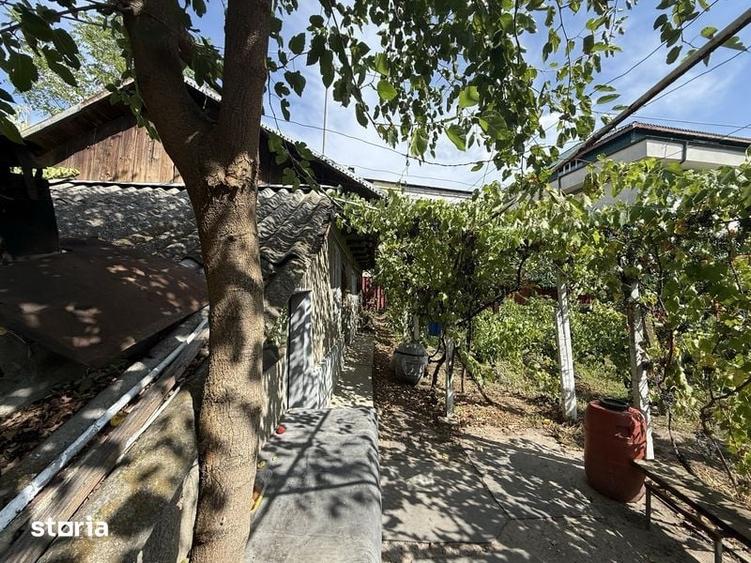 Casă cu 4 camere cu Teren 1300 Mp în Țiglina 1
