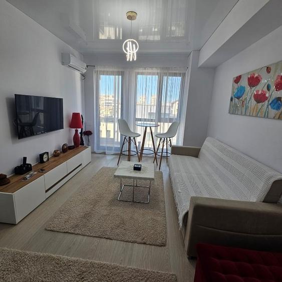 Apartament cu 2 camere semidecomandat, mobilat în Tomis Nord
