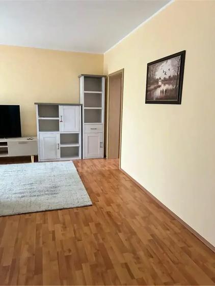 Apartament cu 2 camere semidecomandat în Dumbrăvița
