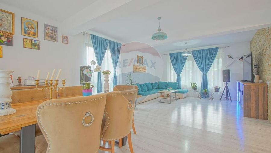 Casă cu 4 camere cu Teren 605 Mp în Central
