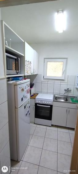 Apartament cu 3 camere semidecomandat în Titan