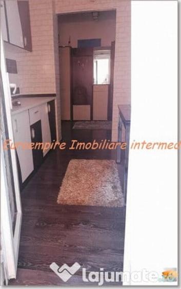 Apartament cu 2 camere decomandat în Km 5