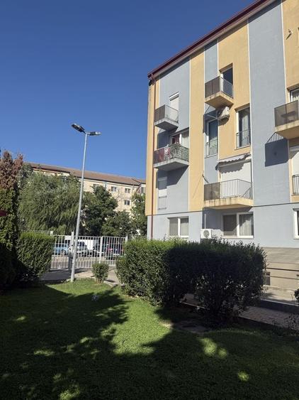 Apartament cu 2 camere decomandat în Lipovei