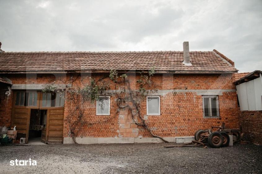 Casă cu 5 camere cu Teren 3588 Mp în Central