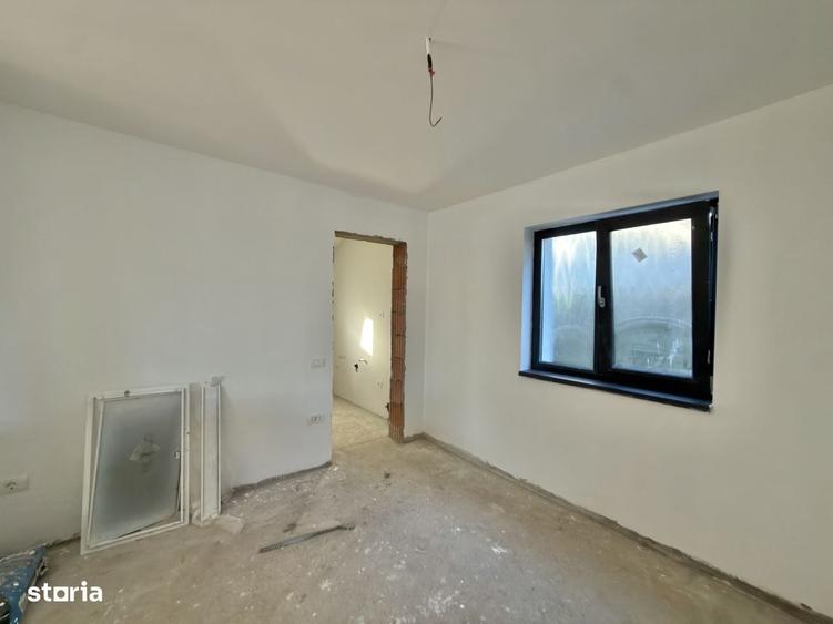 Casă cu 4 camere în Sânmihaiu Român