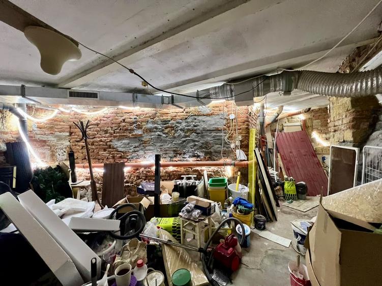 Spațiu comercial, de 207 mp, în Horea