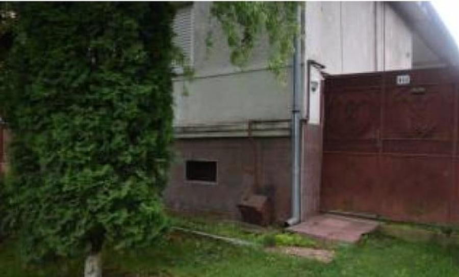 Casă individuală cu 4 camere cu Teren 1653 Mp în Petelea