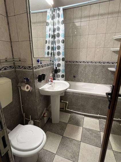 Apartament cu 2 camere decomandat în Barieră